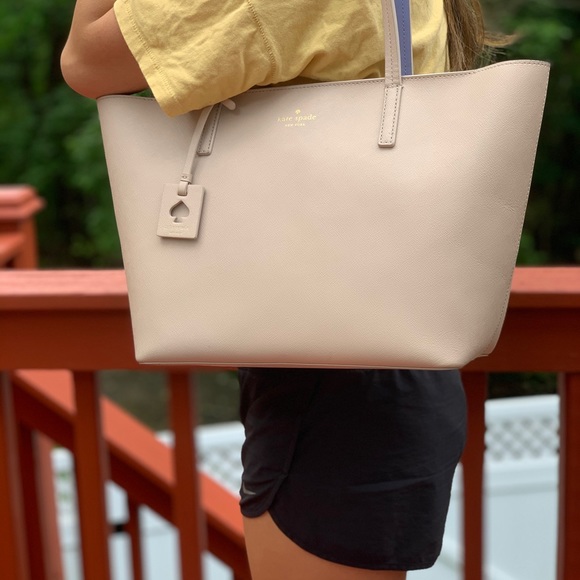 kate spade Handbags - KATE SPADE SCOTTS PLACE LIDA